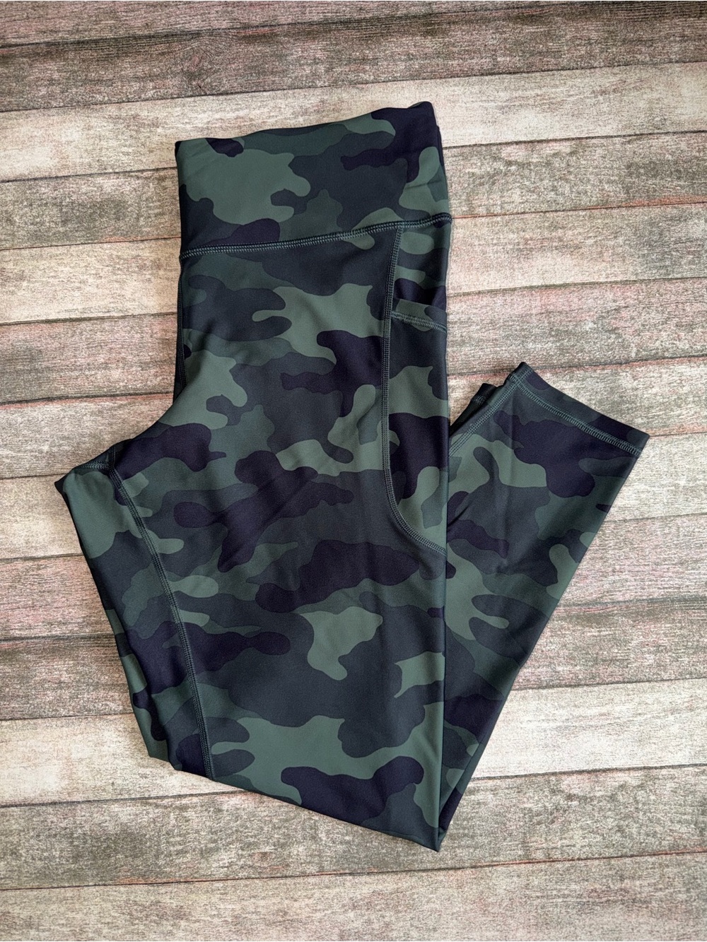 Old Navy Womens Green Camouflage Leggings